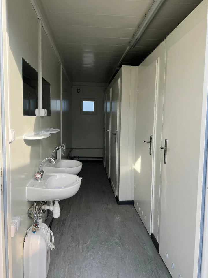 CONTENEDOR SANITARIO DE 6,00 x 2,44 M